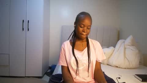 honey drop online show from April 6, 2026, 11:49 pm