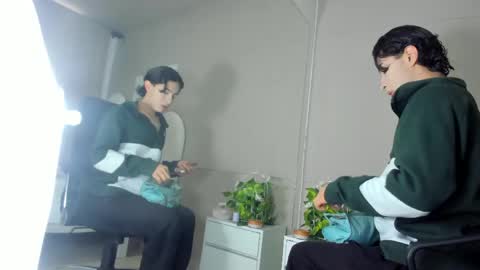 honey_hex_ online show from May 19, 2026, 12:33 pm