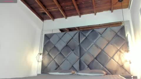 Im Isbel online show from September 11, 2025, 10:59 am