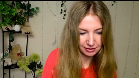 Snapshot of honey_lilly_ chatting on July 11, 2026, 6:49 am Lily online show from July 11, 2026, 6:49 am