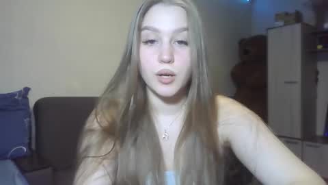 honey_lolaaa online show from October 20, 2025, 2:06 pm