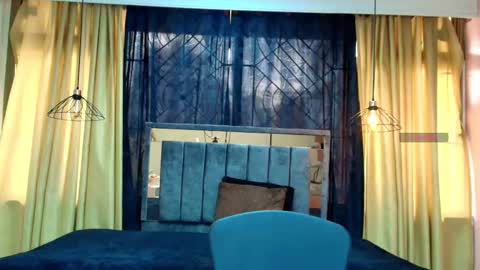 Honey Love online show from October 6, 2025, 1:52 pm
