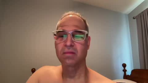 Snapshot of honey_man14 chatting on June 17, 2026, 3:35 pm honey_man14 online show from June 17, 2026, 3:35 pm