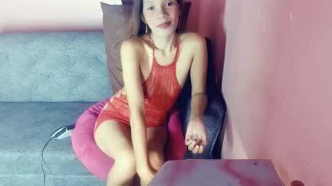 Snapshot of honey_mollyxx chatting on October 13, 2025, 2:11 am honey_mollyxx online show from October 13, 2025, 2:11 am