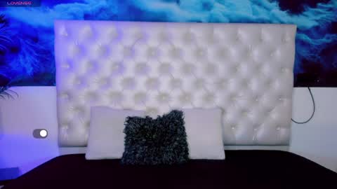 Snapshot of honey_moontsts chatting on May 21, 2026, 12:01 pm honey_moontsts online show from May 21, 2026, 12:01 pm