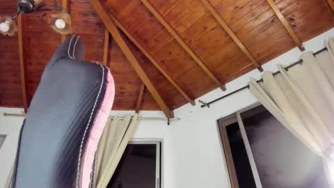 Isabella  online show from November 26, 2025, 3:18 am