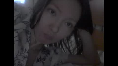 honey_yuzu online show from November 10, 2025, 4:33 am