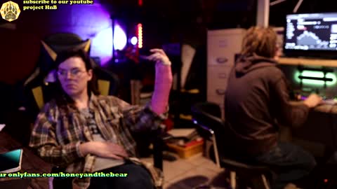 Honey and Bear online show from December 13, 2024, 3:27 am