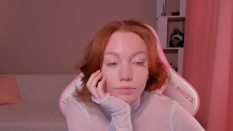 honeyautumn online show from February 5, 2025, 3:13 am