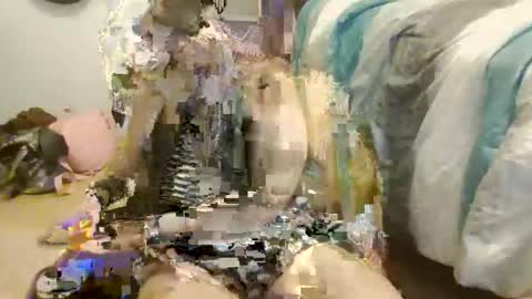 HoneyBear online show from October 23, 2025, 6:50 pm