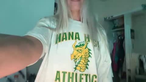 honeybun_z online show from September 27, 2025, 8:58 pm