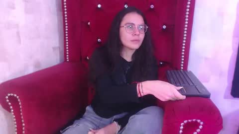 Emily online show from November 19, 2025, 2:17 pm