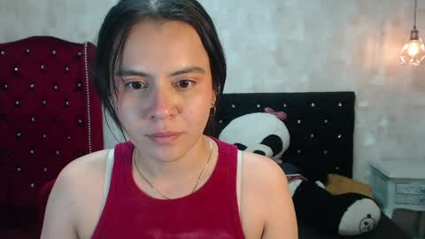 Snapshot of honeybuu_ chatting on April 30, 2026, 8:57 pm Emily online show from April 30, 2026, 8:57 pm