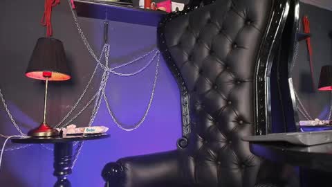 Call me Honey  or maybe Demoni  online show from May 11, 2026, 11:49 am