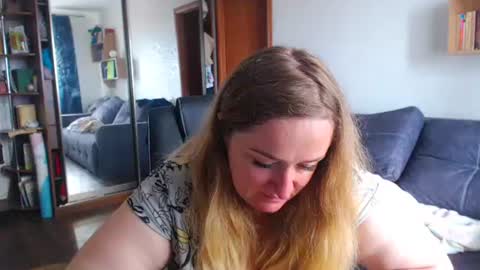 Snapshot of honeydewmolly chatting on June 8, 2026, 10:48 am HoneydewMolly online show from June 8, 2026, 10:48 am