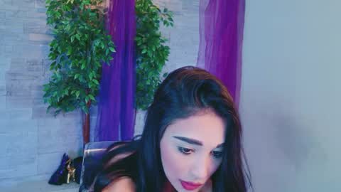 Snapshot of honeydrop_ chatting on June 8, 2026, 7:36 pm Selena online show from June 8, 2026, 7:36 pm