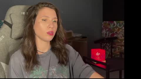 Snapshot of honeyed_hazze chatting on June 2, 2026, 7:16 pm honeyed_hazze online show from June 2, 2026, 7:16 pm