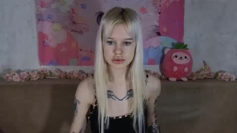 Snapshot of honeygold__ chatting on March 30, 2026, 4:02 am Lisa online show from March 30, 2026, 4:02 am