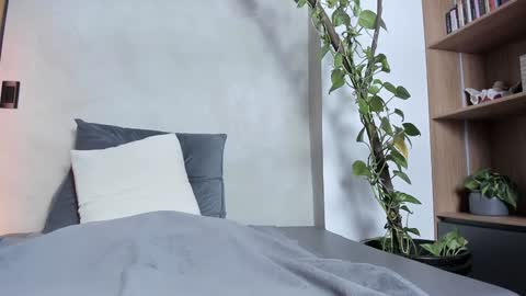 Sofia independent model online show from December 24, 2024, 11:17 am