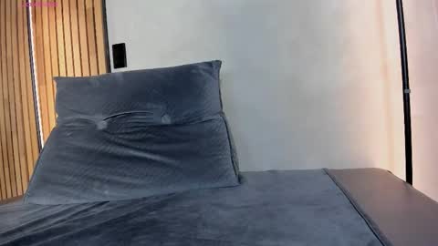 Sofia independent model online show from January 17, 2026, 11:48 am