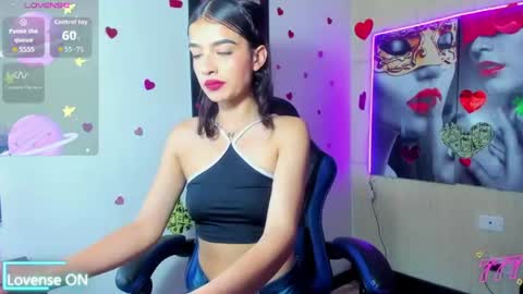 Snapshot of honeyluxe_ chatting on June 18, 2026, 8:57 pm HONEY LUXE online show from June 18, 2026, 8:57 pm