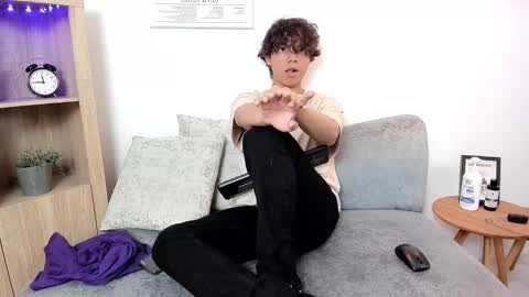 honeymoon_sariel online show from September 28, 2025, 7:08 pm