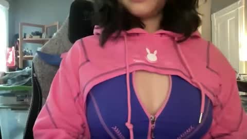 Snapshot of honeysunshineneko chatting on May 1, 2026, 6:34 pm HoneySunshineNeko online show from May 1, 2026, 6:34 pm