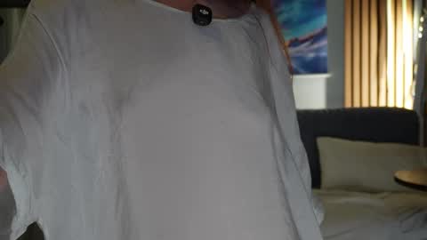 Snapshot of honeyumtoast chatting on October 10, 2025, 3:16 am Noelle online show from October 10, 2025, 3:16 am