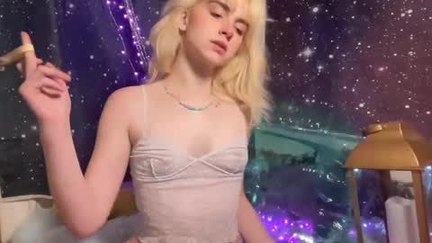 Emi Rose online show from January 23, 2025, 5:02 am