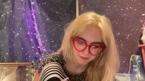 Emi Rose online show from February 1, 2025, 4:14 am