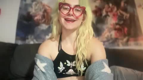 Emi Rose online show from October 21, 2025, 3:18 am