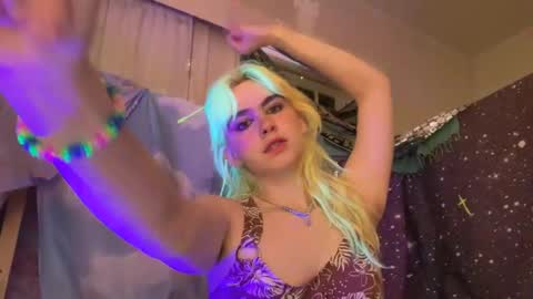 Snapshot of honeyxlimbed chatting on June 20, 2026, 3:53 am Emi Rose online show from June 20, 2026, 3:53 am