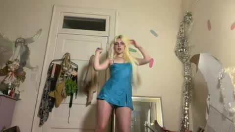Snapshot of honeyxlimbed chatting on July 7, 2026, 5:32 am Emi Rose online show from July 7, 2026, 5:32 am