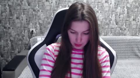 Snapshot of honeyynancyy chatting on December 2, 2024, 10:50 am Nancy online show from December 2, 2024, 10:50 am