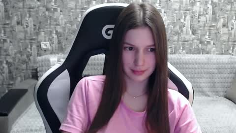 Snapshot of honeyynancyy chatting on December 23, 2024, 5:54 pm Nancy online show from December 23, 2024, 5:54 pm