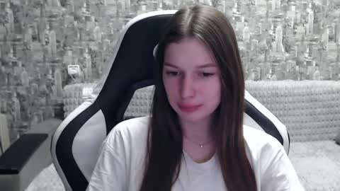 Snapshot of honeyynancyy chatting on January 4, 2025, 3:07 pm Nancy online show from January 4, 2025, 3:07 pm