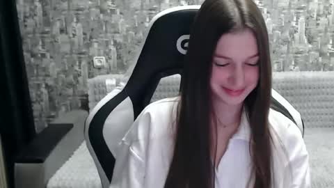 Snapshot of honeyynancyy chatting on February 4, 2025, 6:49 pm Nancy online show from February 4, 2025, 6:49 pm