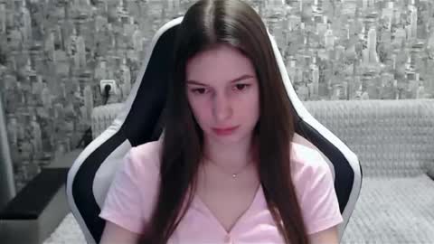 Snapshot of honeyynancyy chatting on February 11, 2025, 11:43 am Nancy online show from February 11, 2025, 11:43 am