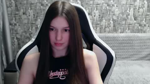 Snapshot of honeyynancyy chatting on February 25, 2025, 6:53 pm Nancy online show from February 25, 2025, 6:53 pm