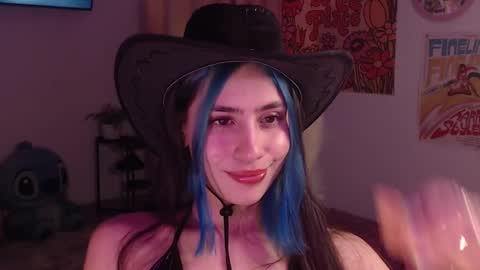 Snapshot of honeyypeaach chatting on December 10, 2024, 3:30 am    online show from December 10, 2024, 3:30 am