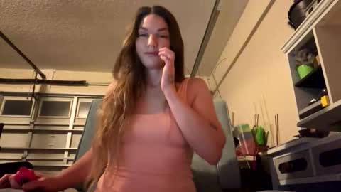 HoodHippy online show from April 26, 2026, 6:44 am