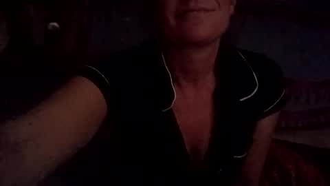 Snapshot of hoodoou chatting on April 8, 2026, 6:35 am hoodoou online show from April 8, 2026, 6:35 am