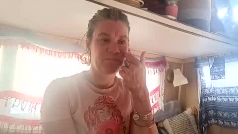 Snapshot of hoodoou chatting on April 21, 2026, 3:50 pm hoodoou online show from April 21, 2026, 3:50 pm