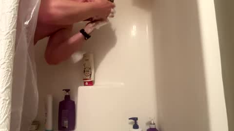 hookedonphonics105 online show from November 2, 2025, 8:33 pm