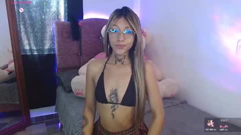 Snapshot of hoolly_jones chatting on September 25, 2025, 2:10 pm Hoollly Jones online show from September 25, 2025, 2:10 pm