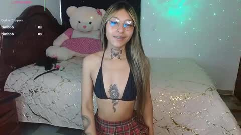 Snapshot of hoolly_jones chatting on October 10, 2025, 2:49 pm Hoollly Jones online show from October 10, 2025, 2:49 pm