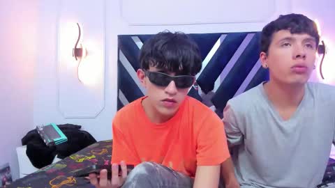 hoot_booys_ online show from November 17, 2025, 7:41 pm