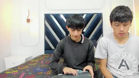 hoot_booys_ online show from November 20, 2025, 7:57 pm