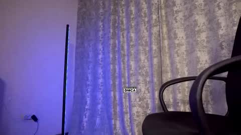 Karina online show from November 21, 2025, 4:05 pm