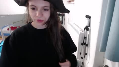 Snapshot of hope_xo chatting on April 20, 2026, 10:11 pm Hope online show from April 20, 2026, 10:11 pm